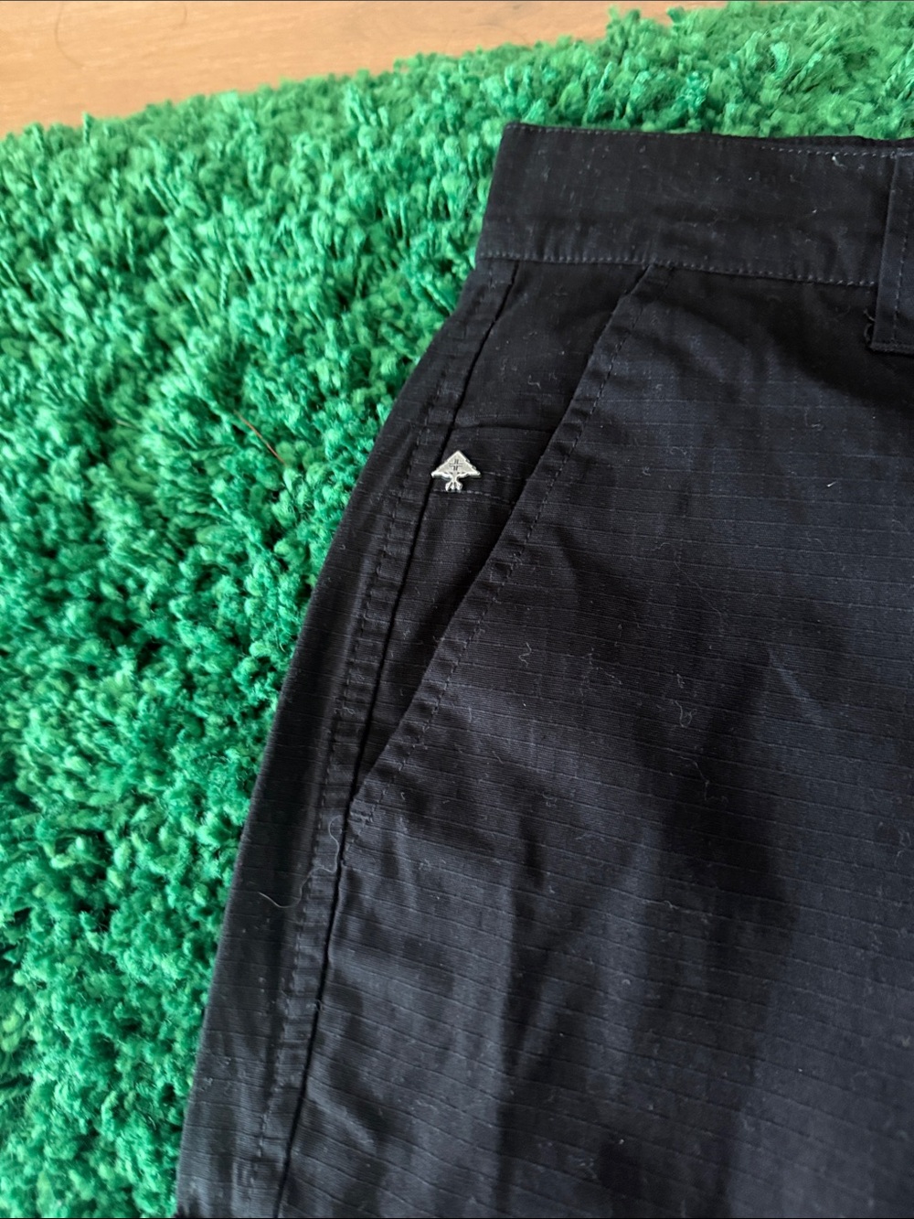NWT LRG Black Cargo Shorts with Side Pockets size 32 - Picture 3 of 6